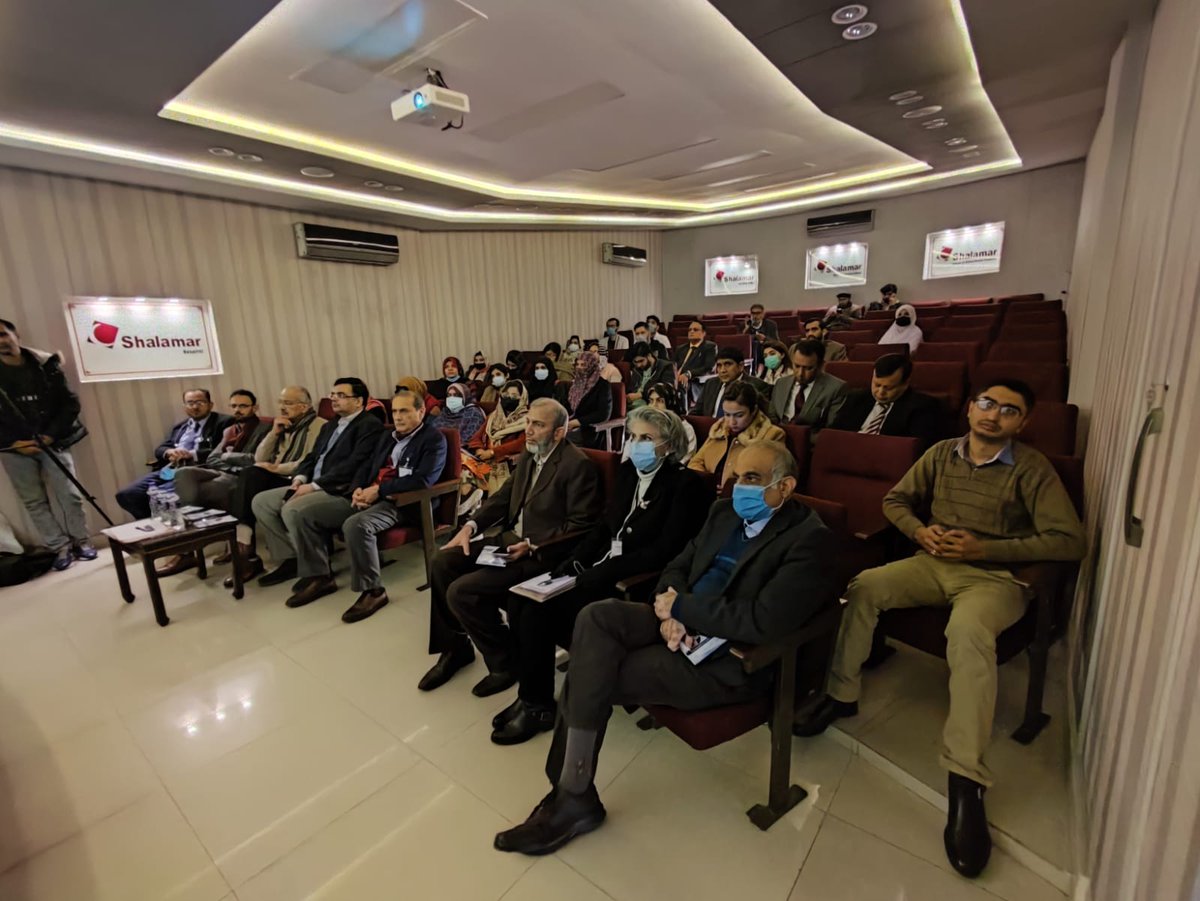 PPA_Punjab_'s tweet photo. Panel Discussion! Take home message that Current Respiratory Illness is viral in our origin, use antibiotics judicially. There must regular surveillance and reporting mechanism for viral illness. https://t.co/yy7JUHx9qC
