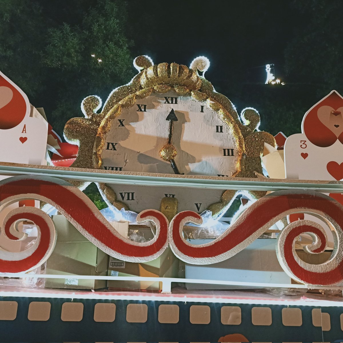 malaumaral's tweet image. No podía faltar en la Cabalgata de Reyes. Siempre Alicia. #vigo #Cabalgata2023 #ReyesMagos2023 #ReyesMagos