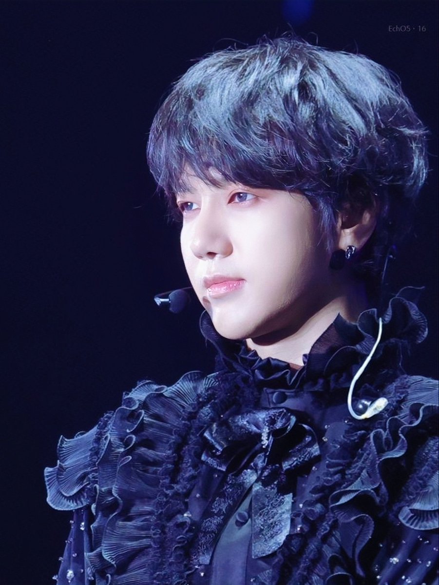 PinkMagicCloud's tweet image. Es #ELFselcaday y hace mucho que no subo nada pero me acorde que tengo esta foro con esta blusa que se parece a la de Yesung haha en fin

Aqui esta :] sera que este año si hago los 12 haha