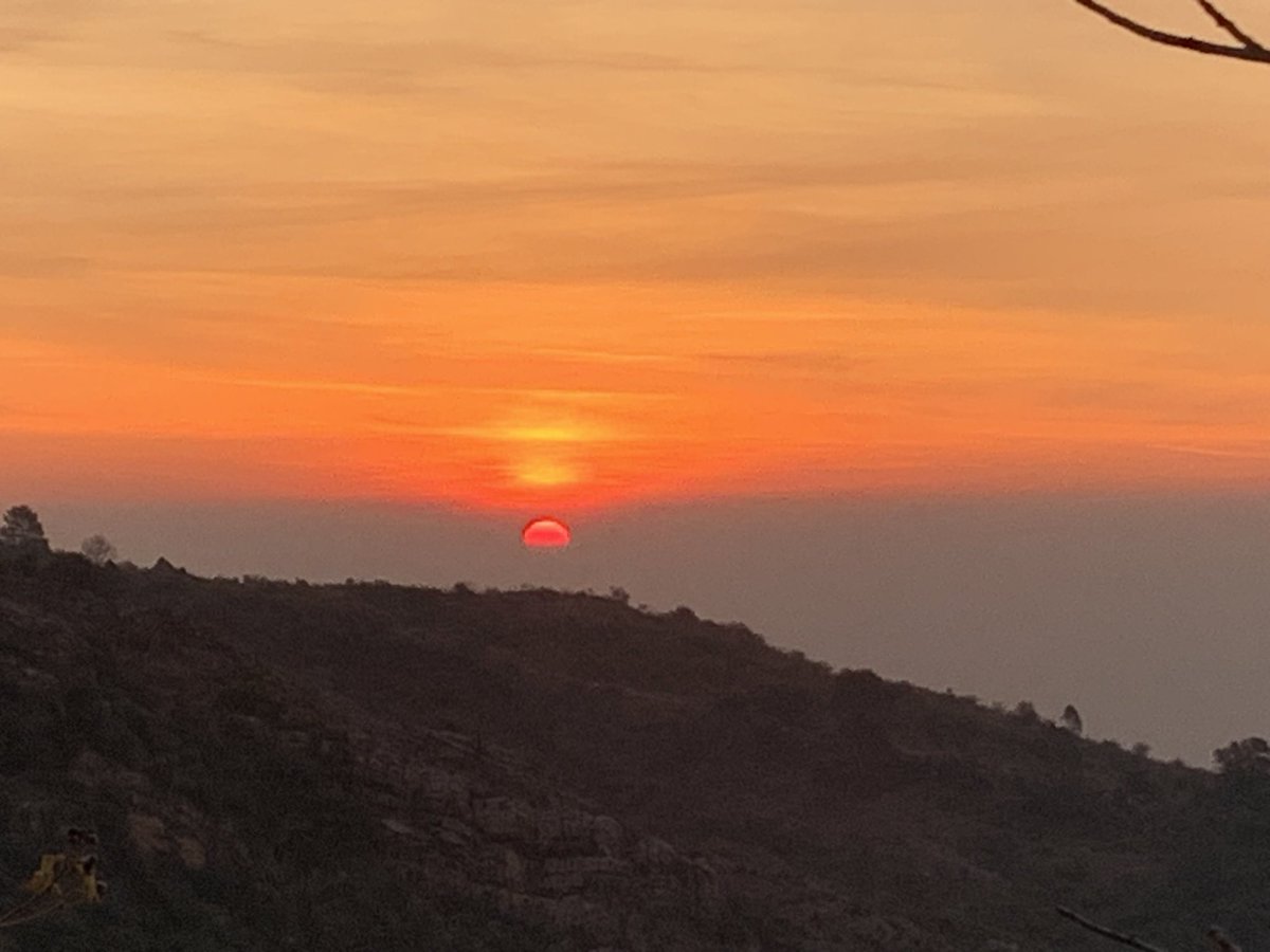 CTurnerFCDO's tweet photo. Sunrise over Islamabad. Like a painting. A last #FridayMorningWalk https://t.co/FFbEPGFCNR