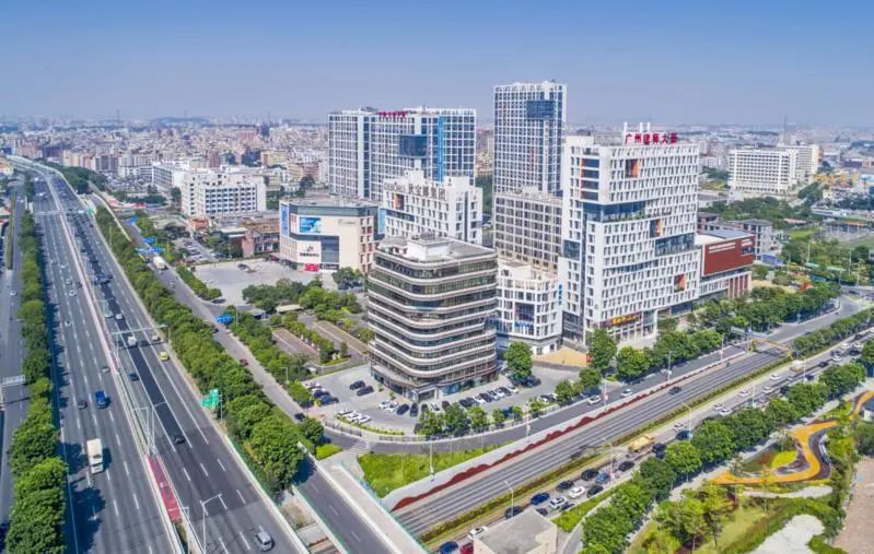 AlbumGba's tweet photo. #Guangzhou Foreign Affairs Office recently published a pilot list for 12 international blocks, aiming to integrate industry and the city. They will feature facilities that focus on culture, business, and tourism, and a friendly living environment. #PaceinGBA https://t.co/rELiNs4CoD