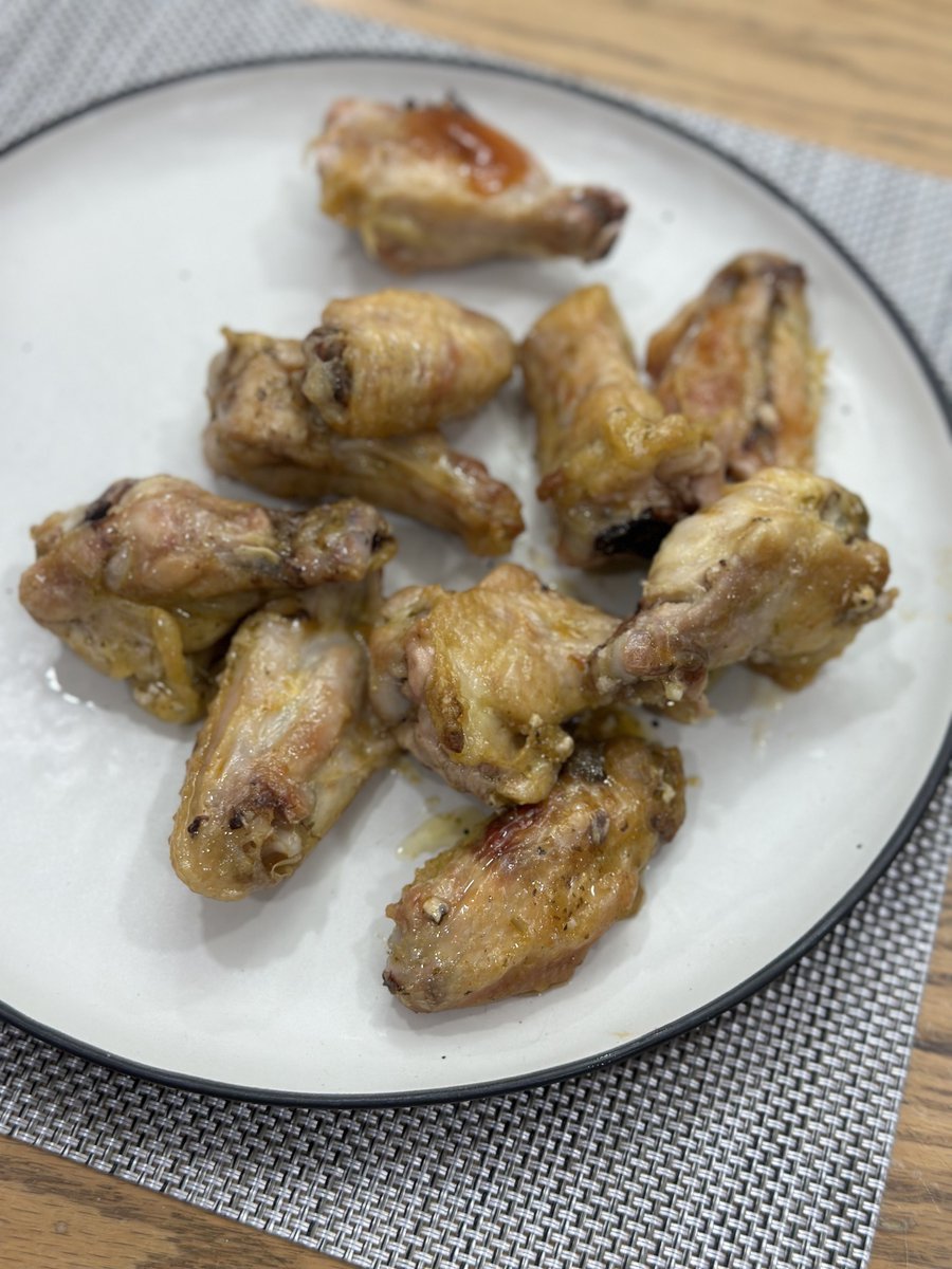 jmatano's tweet image. 1/5/2023 - 268.9 (-9.3lbs YTD). Scale weight is a funny thing. Almost for sure tomorrow will be higher. Oven roasted chicken wings and a cheese wrapped French omelette were todays highlights. #keto #weightlossjournal #dadketolife