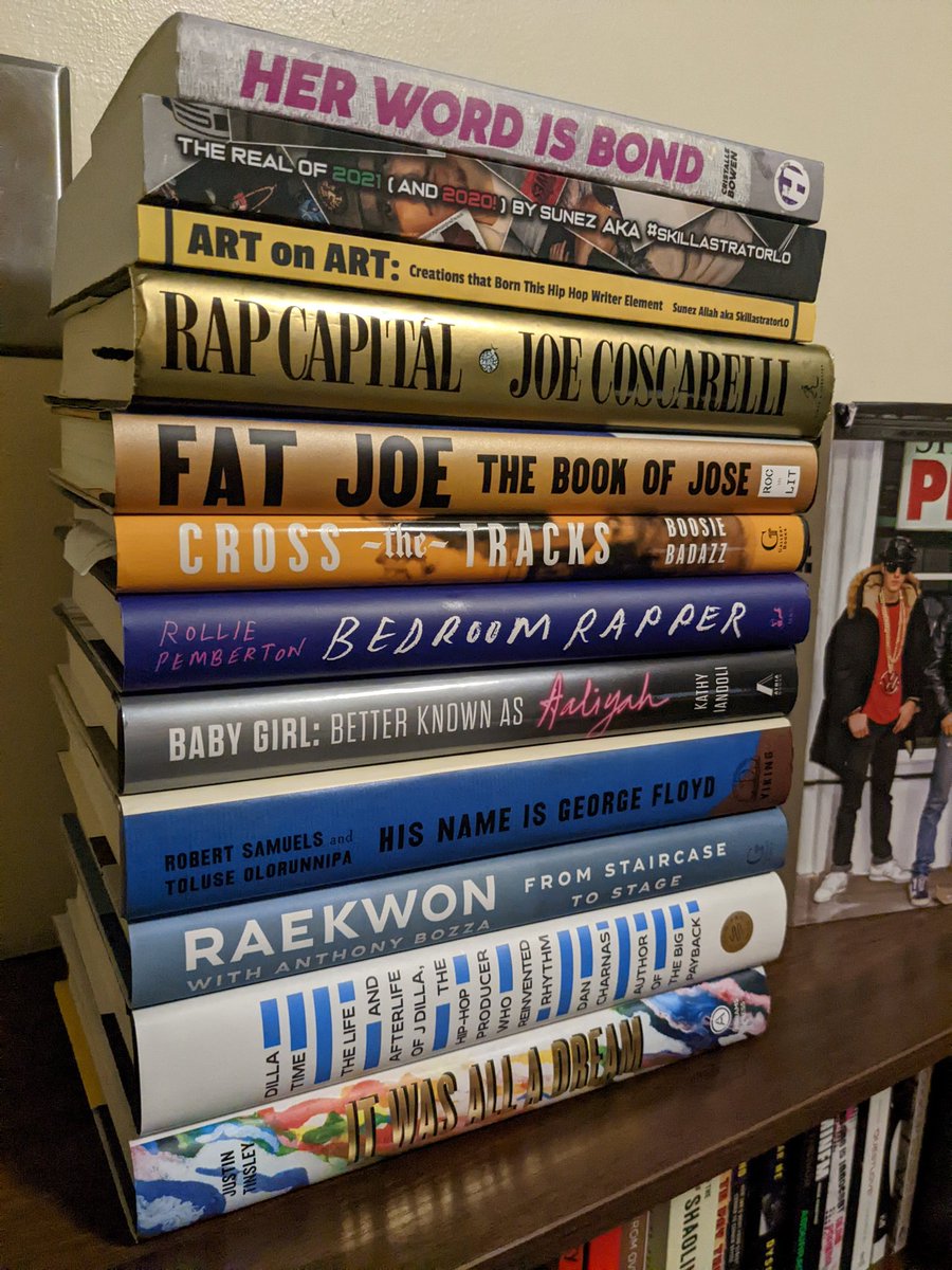 TUVAlex's tweet photo. Some 2022 hip hop books. Favourites reads of the year? https://t.co/H1AhoWRpfW