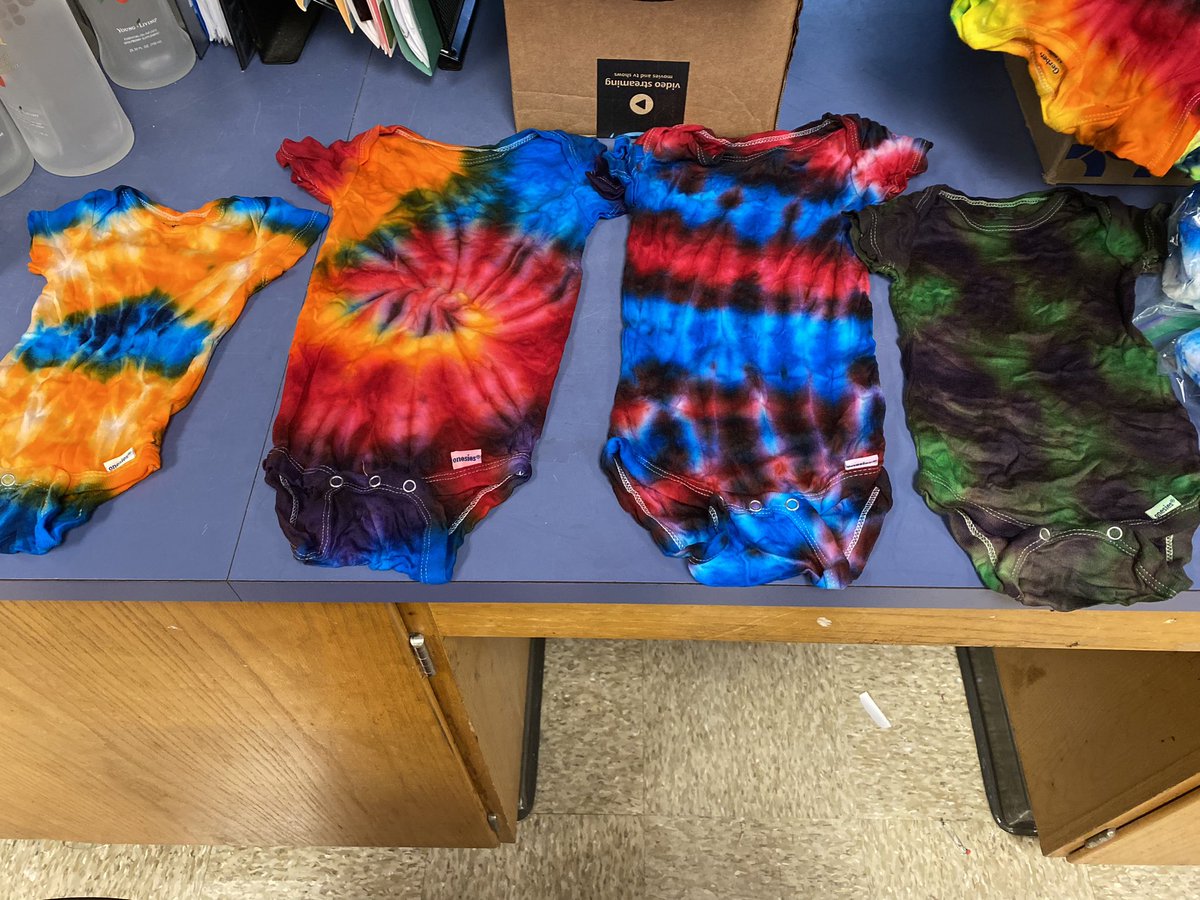 Before the break 7th grade students tie dyed onesies to donate to Loma Linda Children’s Hospital. They look AMAZING and we are so proud of our Wildcats for serving their community. @MVUSDSparkles
