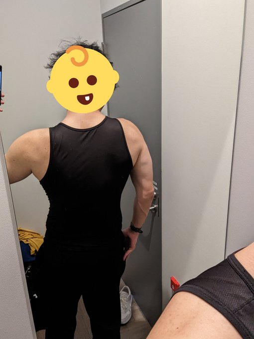 今日は背中と腕トレをしたよ💪🐱💪 