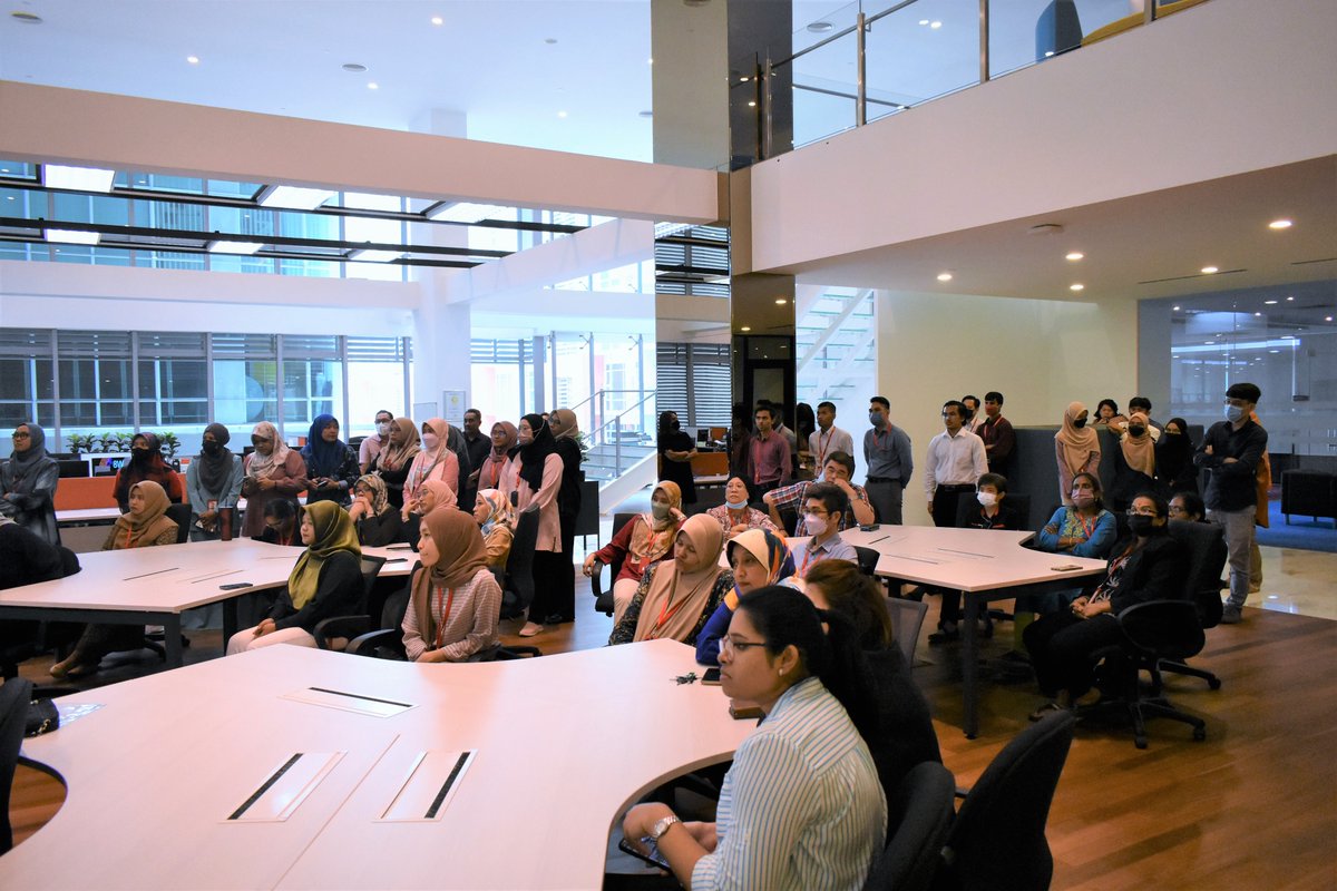 ORANGEBEAMgroup's tweet photo. First ORANGEBEAM Townhall for 2023. Our Group Managing Director, Dato' Rosman Abdullah welcome the staff to the year of 2023. 

LET US BE BRAVE, BOLD AND GREAT TOGETHER

#ORANGEBEAM #ORANGEBEAMCare #ORANGEBEAMPrihatin  #townhall #2023 https://t.co/B6IsyqPZIQ