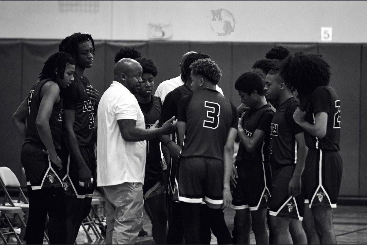 MbbTitans's tweet photo. Varsity (15-4), welcomes Louisiana McMain, and Goode Vision Academy this weekend
Fri. 1/6 ๐๏ธ @MustangsHoop, 7p
---
Sat., 1/7 ๐๏ธ Goode Vision Academy, 2:30p
๐ Coliseum Legacy
@CatoRahsaan @CoachgaryRL9 @coachfreddiej #processingtheprocess #TitanUp
๐ธ: @MillticketMedia https://t.co/KVQS1lfXZ3