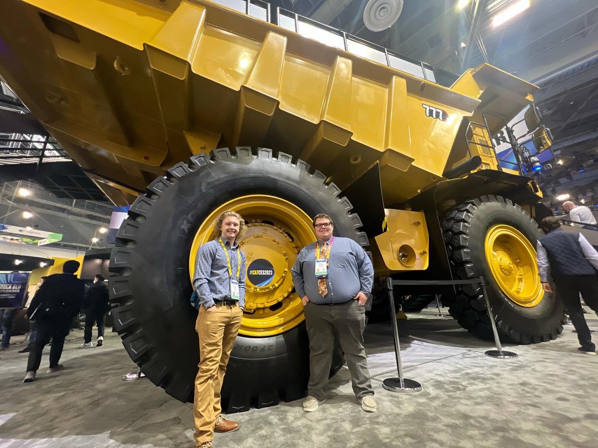 EthanHanson79's tweet photo. CES pics #CatCes2023 https://t.co/Enxs1anOLv