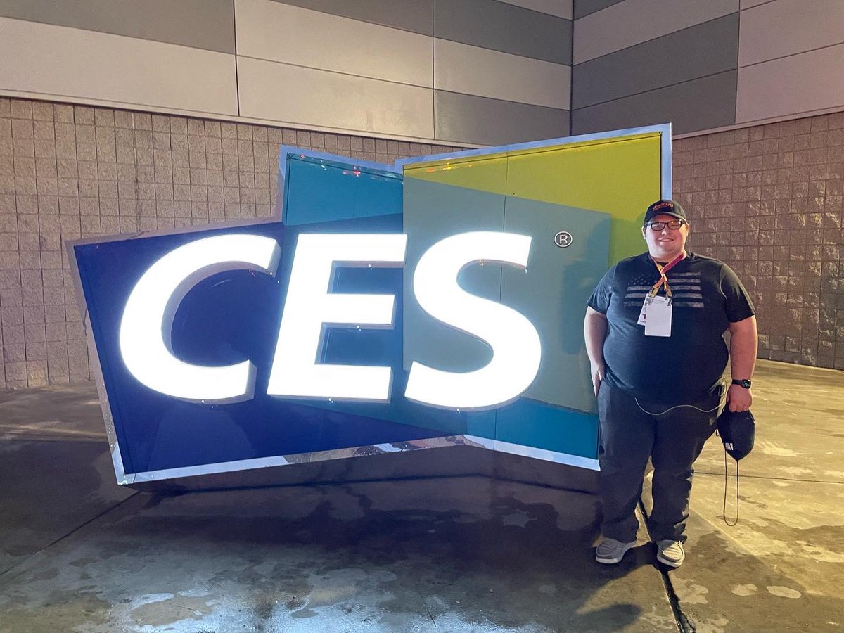 EthanHanson79's tweet photo. CES pics #CatCes2023 https://t.co/Enxs1anOLv