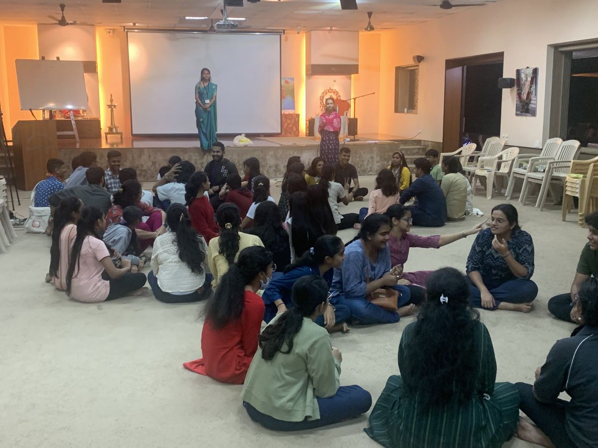 chykmumbai's tweet photo. A Chinmaya YuvaKendra Winter Camp with Swami Swatmananda ji and YEP 13 Yuvaveers. From 31st December’ 2022 - 1st January’ 2023 at Sandeepany Sadhanalaya, Mumbai https://t.co/sxBfMqmFGO