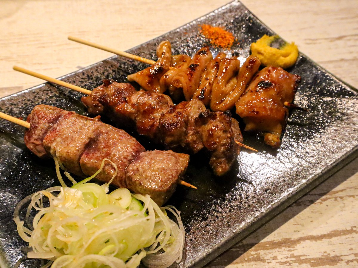 nicoplus2020's tweet photo. 📍ニコステ
ディナーメニューの串焼き✨ 夜は名物のステーキなどに加えて、焼き鳥や焼きとんなどお酒にあうメニューがたくさん🍻 ステーキ同様炭火で焼かれる串焼きは香ばしくってとっても美味しい🥰
#二子玉川 #居酒屋 #串焼き https://t.co/Y45Punzmsa