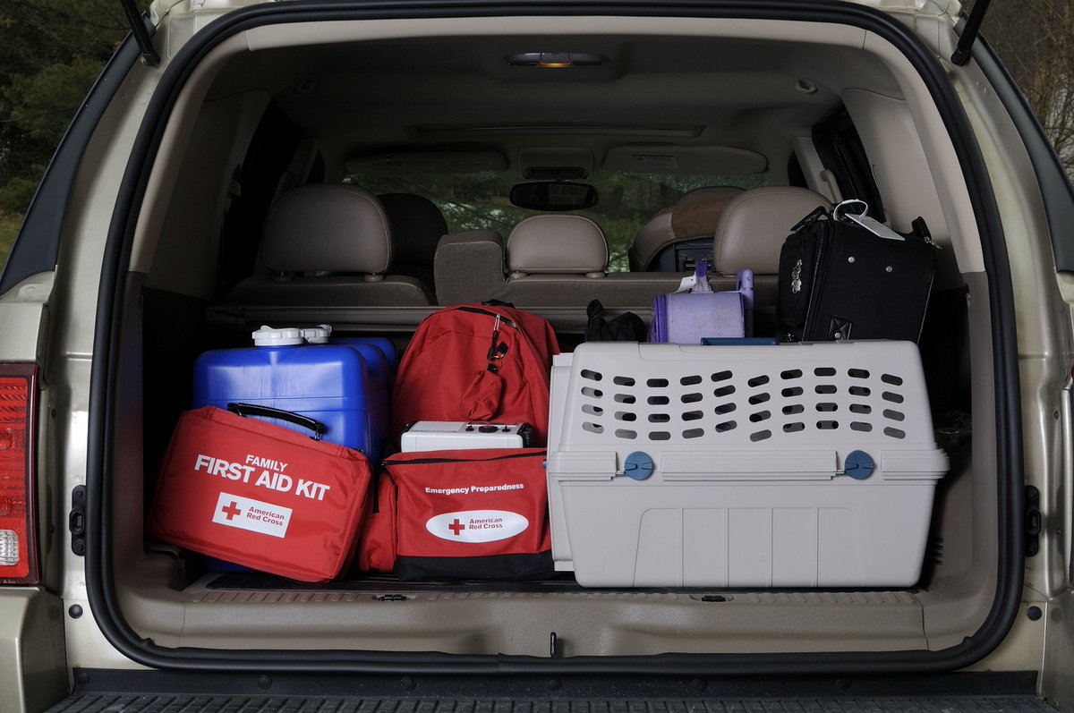 BendFireRescue's tweet image. It's winter #inBend - is your vehicle stocked with emergency supplies in case of a roadway accident or delay? Check out our "Winter Travel" tips at bendoregon.gov/government/dep….