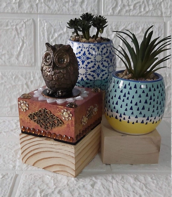 NomiBachar's tweet photo. Owl Statue and Incense Holder, https://t.co/OTn9Df29m0 #owlstatue #owlincenseholder #blueowl #owlroomdecor #owlincenseholder @etsymktgtool https://t.co/XEDpolLX84