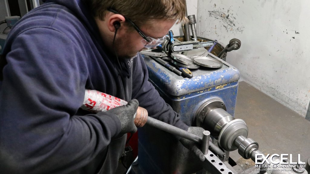 The UK is the 9th largest manufacturer in the world supporting 2.5 million jobs 

#BuyBritish today and continue the growth of UK manufacturing 🇬🇧

#UKMFG #Manufacturing