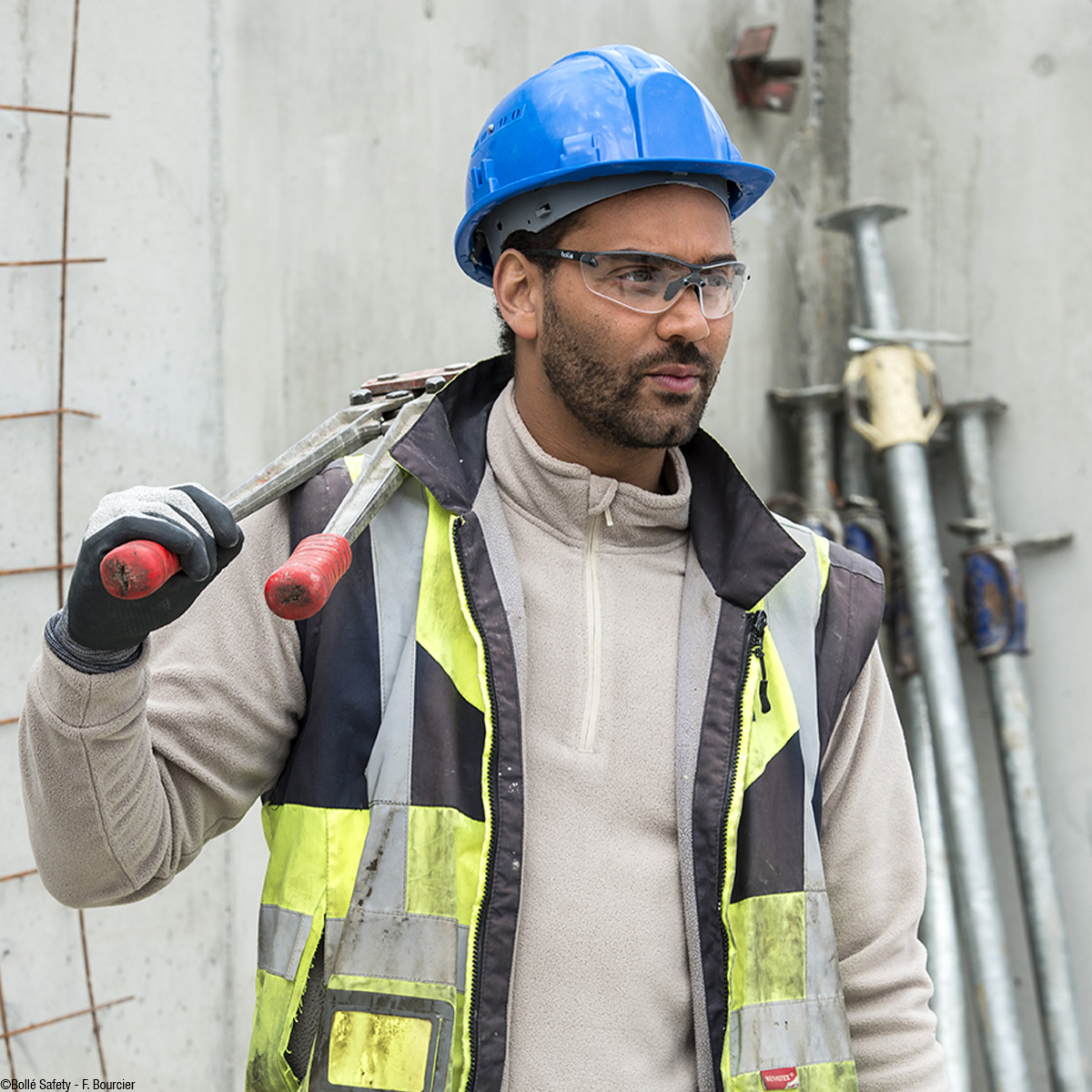 Bollé Safety's SILIUM+ is a comfortable and ultra-lightweight polycarbonate model.

SILIUM + is an excellent choice, combining style, ergonomics and performance for extended use.

Suppliers ➡️ ow.ly/sB7Y50MfT4n 

<a href="/BolleSafety/">Bollé Safety</a> is a supply partner of Eurosafe. #ppe