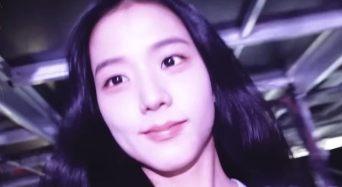 jisoosjpg's tweet photo. gorgeous https://t.co/eLIqFPdLyG