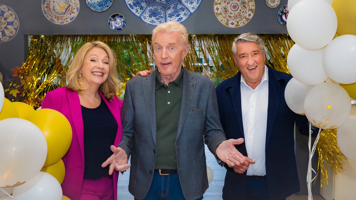 KookFans_nl's tweet photo. Janny, Robèrt en André van #HHB zijn al jaren een magisch trio op televisie. Maar hoe lang zijn ze nog van plan om door te gaan? We vroegen het ze! https://t.co/WbhsG7VyZi #heelhollandbakt https://t.co/u45W1y2xtH