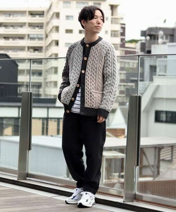 BEAMS_JP's tweet photo. 〈BEAMS LIGHTS〉モンゴル原産のウールを使用した冬ならではの温かみのあるカーディガン！
🔗https://t.co/c5xU6LJXLE
ウッドボタンを採用したりと細部にもこだわりを感じます👍
#beamslights
#ビームスライツ https://t.co/XVFye4tbuQ