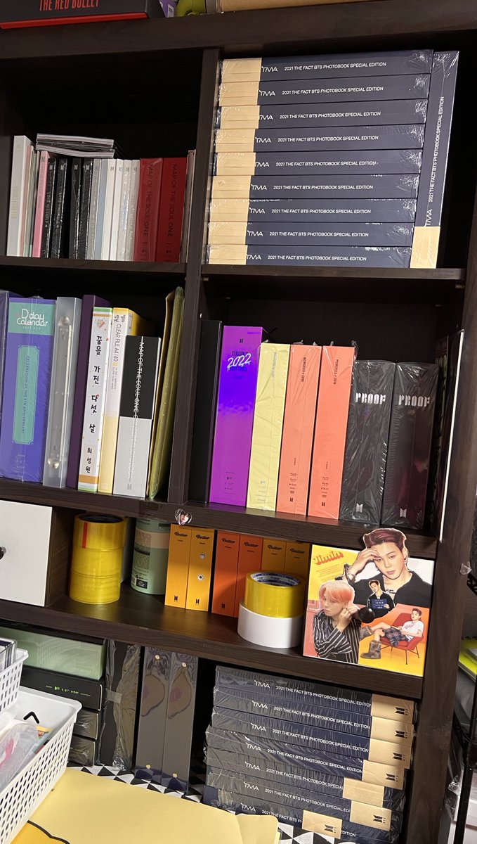 yi_lyn1's tweet photo. 방탄 더팩트 차이나 포토북 미개봉 양도 합니다
더팩트포토북 1.0( the fact phôtbook)
메모리즈 2019 1.9
메모리즈 블레 2.4
스픽콘 디비디 1.9
스픽콘 블레 씨디 제외 풀셋 3.5
럽셀 서울 3.0(포스터 지민)
소우주 블레 1.9
프루프앨범 1.9
모든 포카 없습니다
#방탄 2019메모리즈 #bts #btsthefact https://t.co/Kaqeyn6AFP