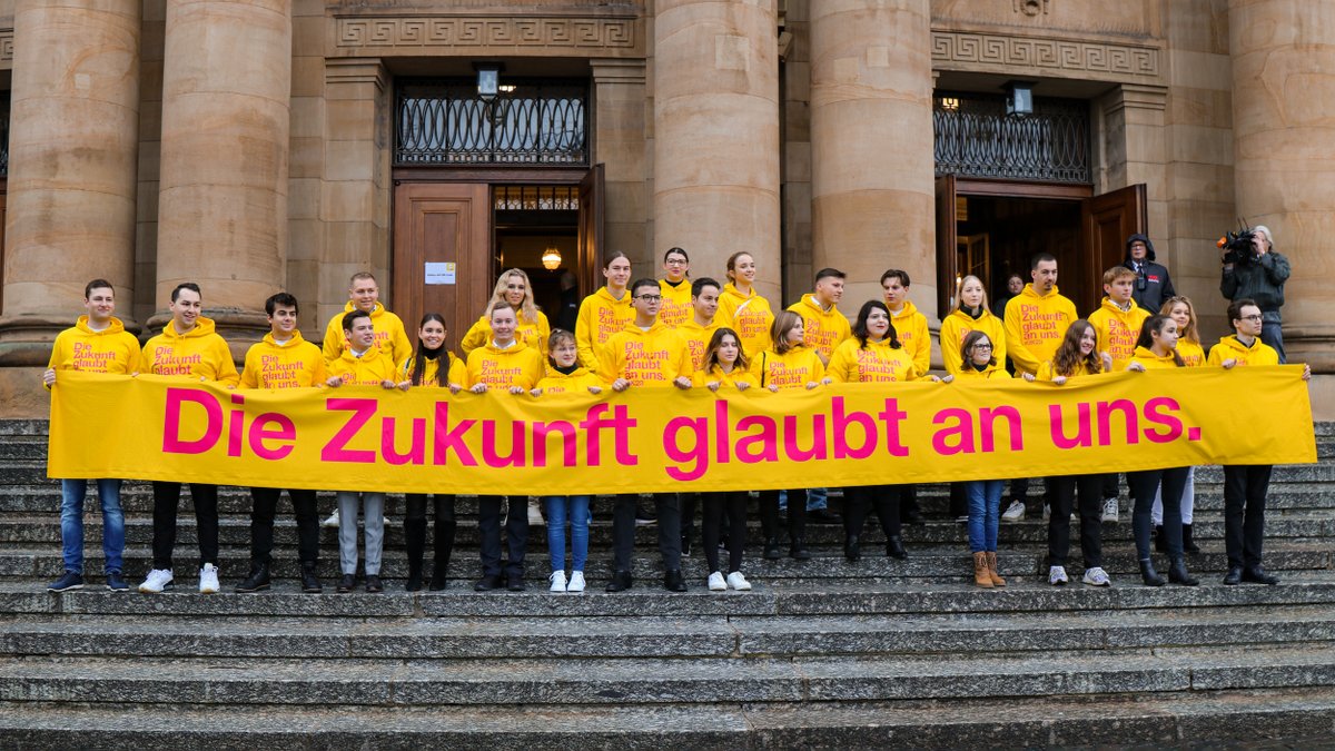 Wir glauben an Veränderung als Chance. Daran, dass es anders besser werden kann. Modernisieren wir unser Land. Geben wir dem Wachstum eine neue Dynamik 💪 #DieZukunftGlaubtAnUns #3K23