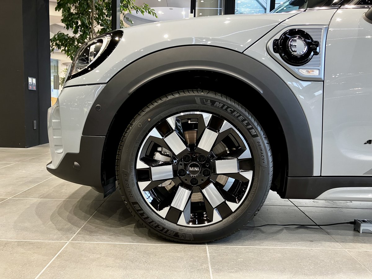 bmwtokyomini's tweet photo. 🚗🚗🚗
#Crossover Untamed EditionのPHEVが展示中
🚗🚗🚗

#UntamedEdition の #PHEV（#プラグインハイブリッド）が #MINI TOKYO BAYにて展示中！

 こちらの展示車は購入可能。

PHEVなのでお得に購入できます。

購入を希望される方はMINI TOKYO BAYとMINI六本木へ。

 #エコカー https://t.co/4CZTFoyp8H