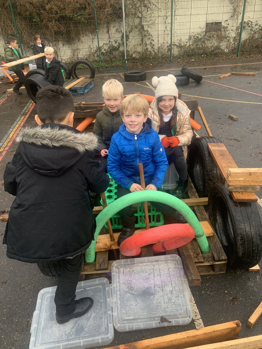RhayPrimaryHead's tweet photo. We are having so much fun at lunchtimes thanks to EPIC time! @disneycoles @ArtRoundhay @RoundhayHead https://t.co/HYcKQEY53y