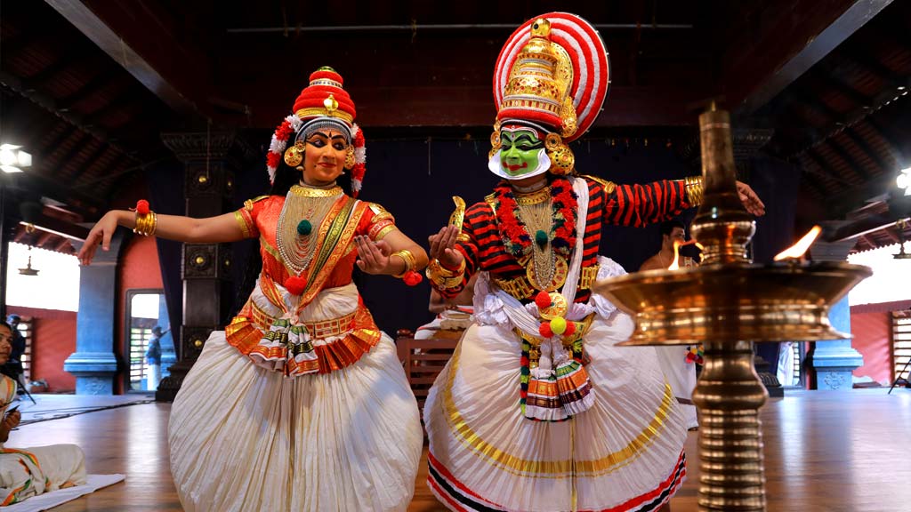 india_narrative's tweet photo. Kutiyattam & Mudiyettu are both the oldest theatre dance form of #Kerala that represent state-rich festivals & ritual theatre culture
Both dance forms have been included in #UNESCO Intangible Cultural Heritage List
#IndianCulture #DancesOfIndia https://t.co/UZwGUFcsvn