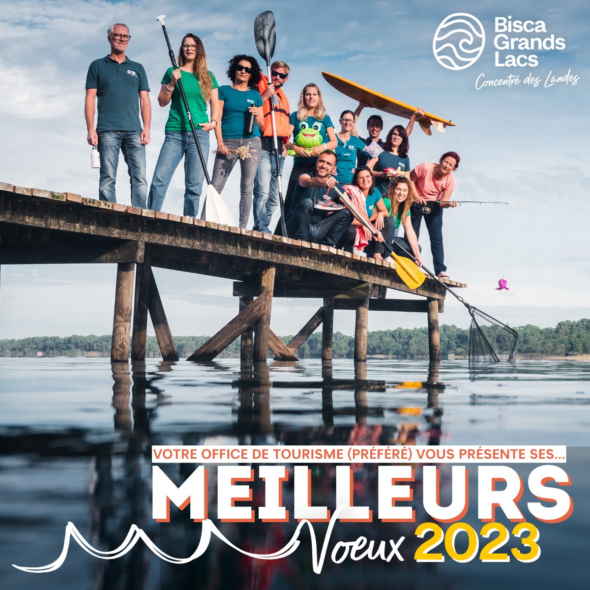 👉 On vous souhaite une très belle année 2023 : pleine de joie, de couchers de soleil, de promenades au bord du lac et de châteaux de sable ❤️