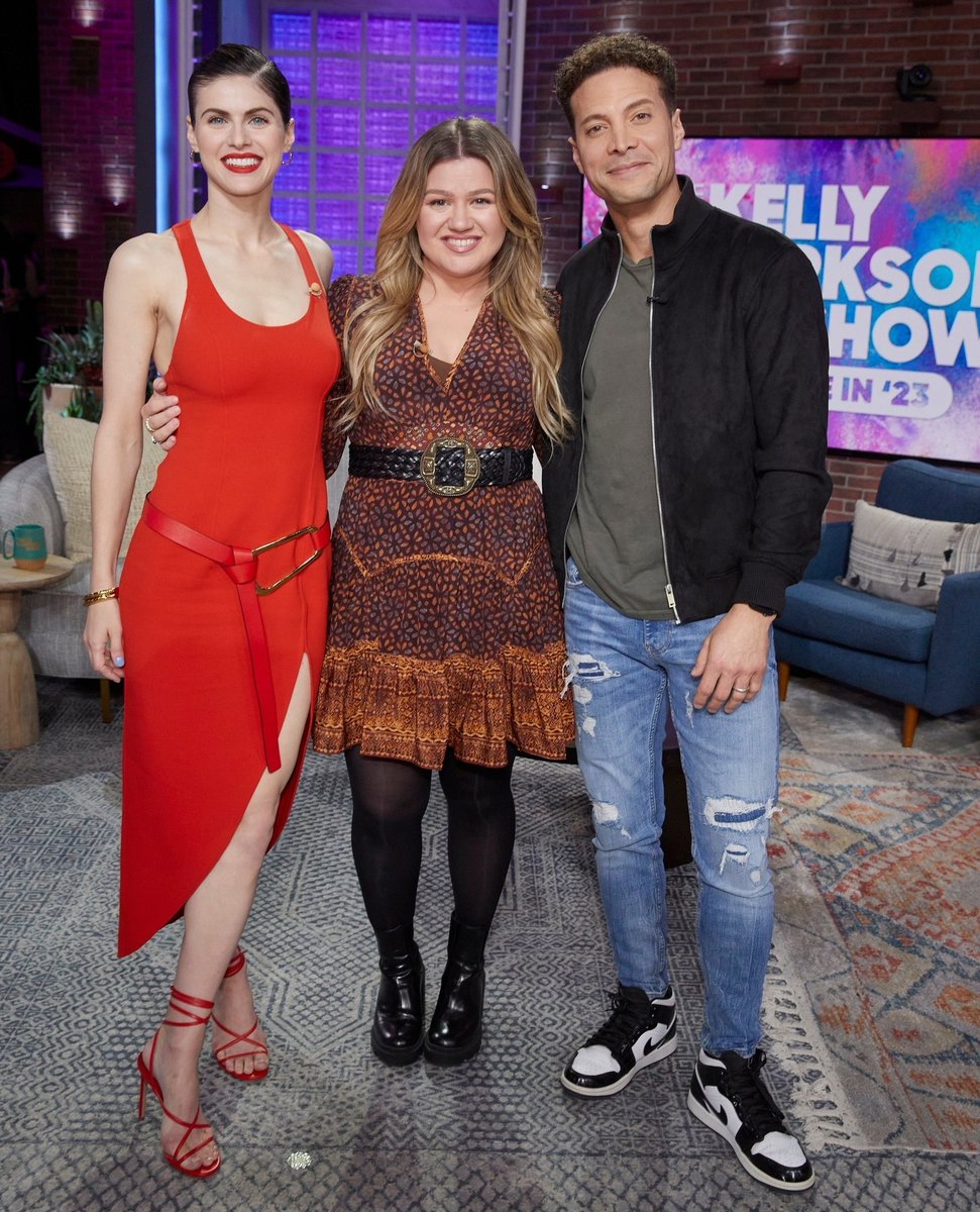 best of alexandra daddario on Twitter "alexandra daddario on kelly