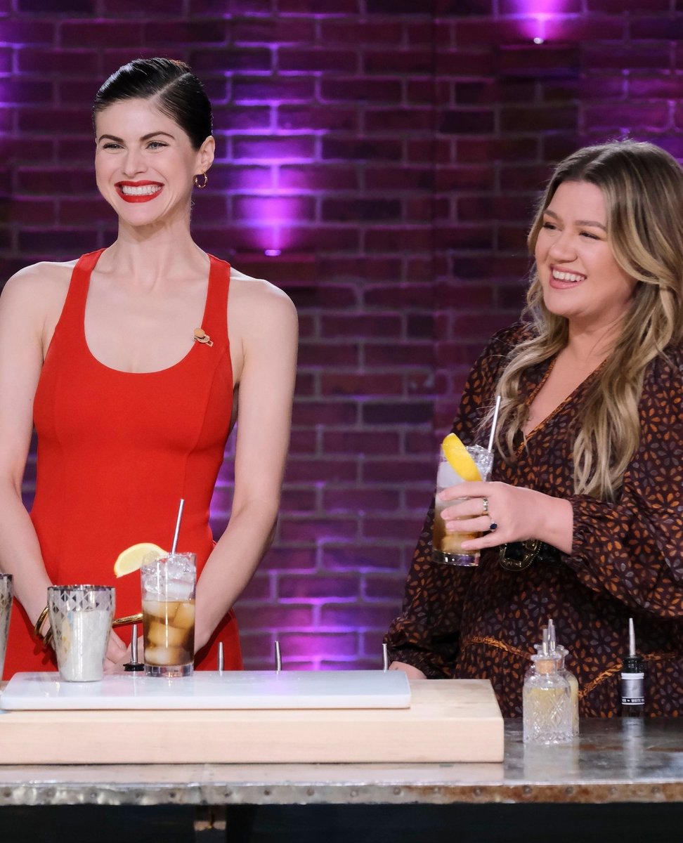 best of alexandra daddario on Twitter "alexandra daddario on kelly