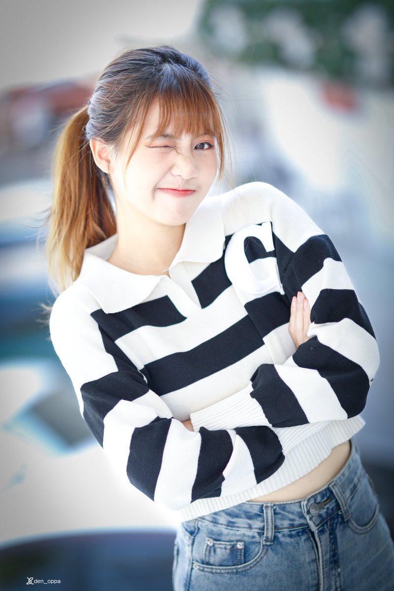 den_oppa's tweet photo. Every Christmas with Moopear
-Chapter 6-

👱‍♀️: @moopear_ 
📍: In the vicinity of HOLIDAY PASTRY
📷: Canon EOS 5D Mark IV + EF85mm f/1.4L IS USM

#Moopear #ムーペァー 

=====
Like &amp; follow for HD photos &amp; videos
facebook: den.oppa
instagram, twitter, youtube: @den_oppa https://t.co/AdJXlgOp0K