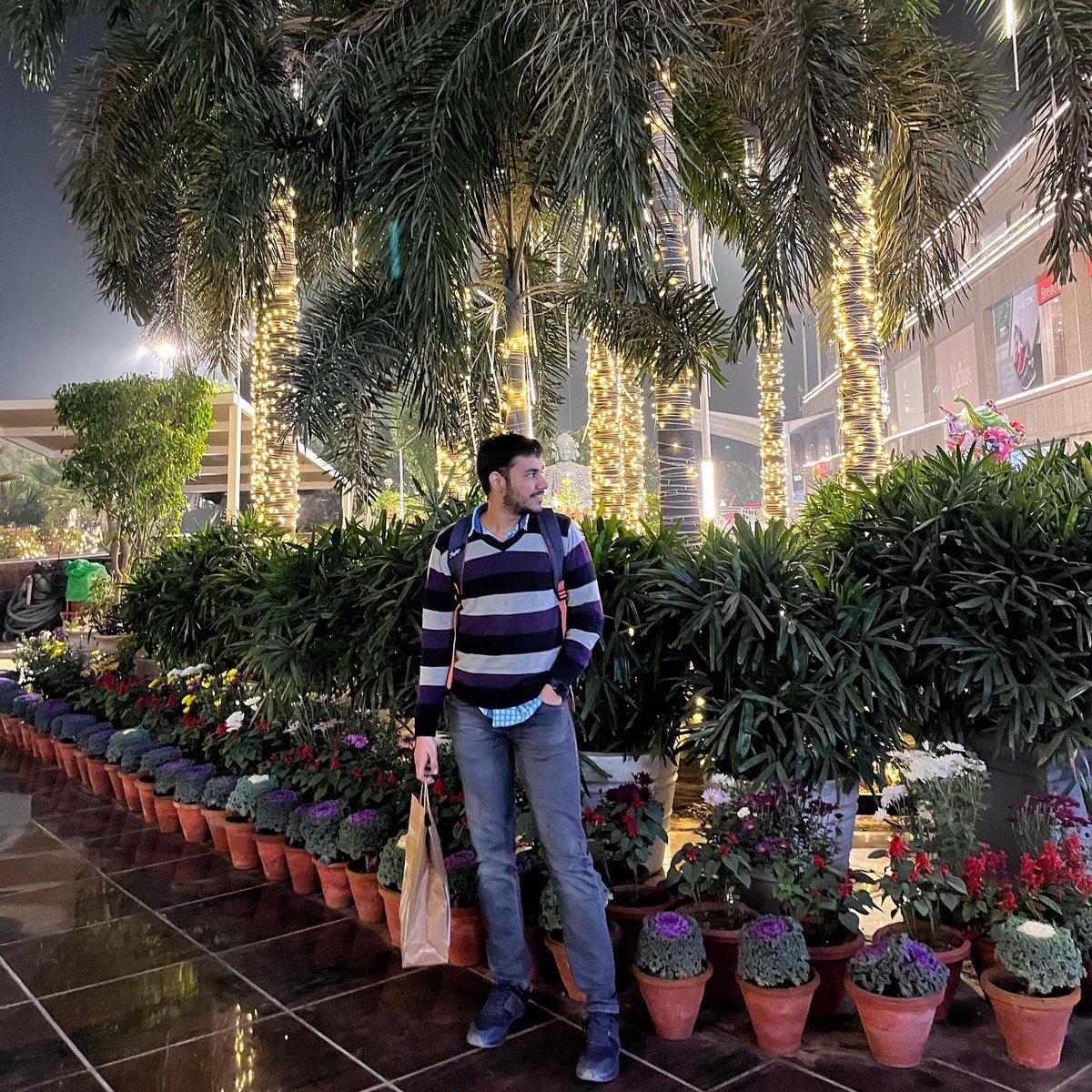 abhiflex's tweet photo. @MaiBoredHu ready to steal this sweater 😏 https://t.co/Fsto9Q2hQd