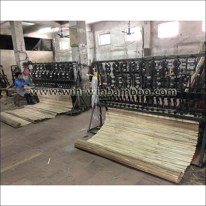 longcailing2009's tweet photo. Bamboo split slat fencings for garden fences #garden #fences #bambooproducts #bamboo #bambooarchitecture #fencing #fenceinstallation 
While there is life there is hope.

一息若存，希望不灭。 https://t.co/0tdSzXzuwI