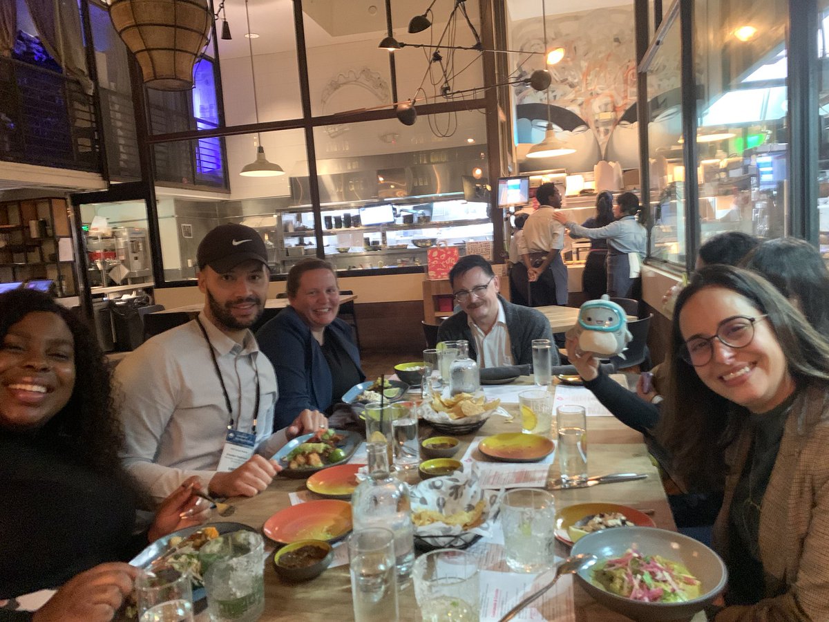 Delicious tacos for Lionel the #shark #lawprof with friends at #AALS2023 with @Kish_Parella @MarissaEsque @b_hasbrouck @NicoleIannarone @Rachel_E_Lopez @brianlfrye @MaybellRomero
