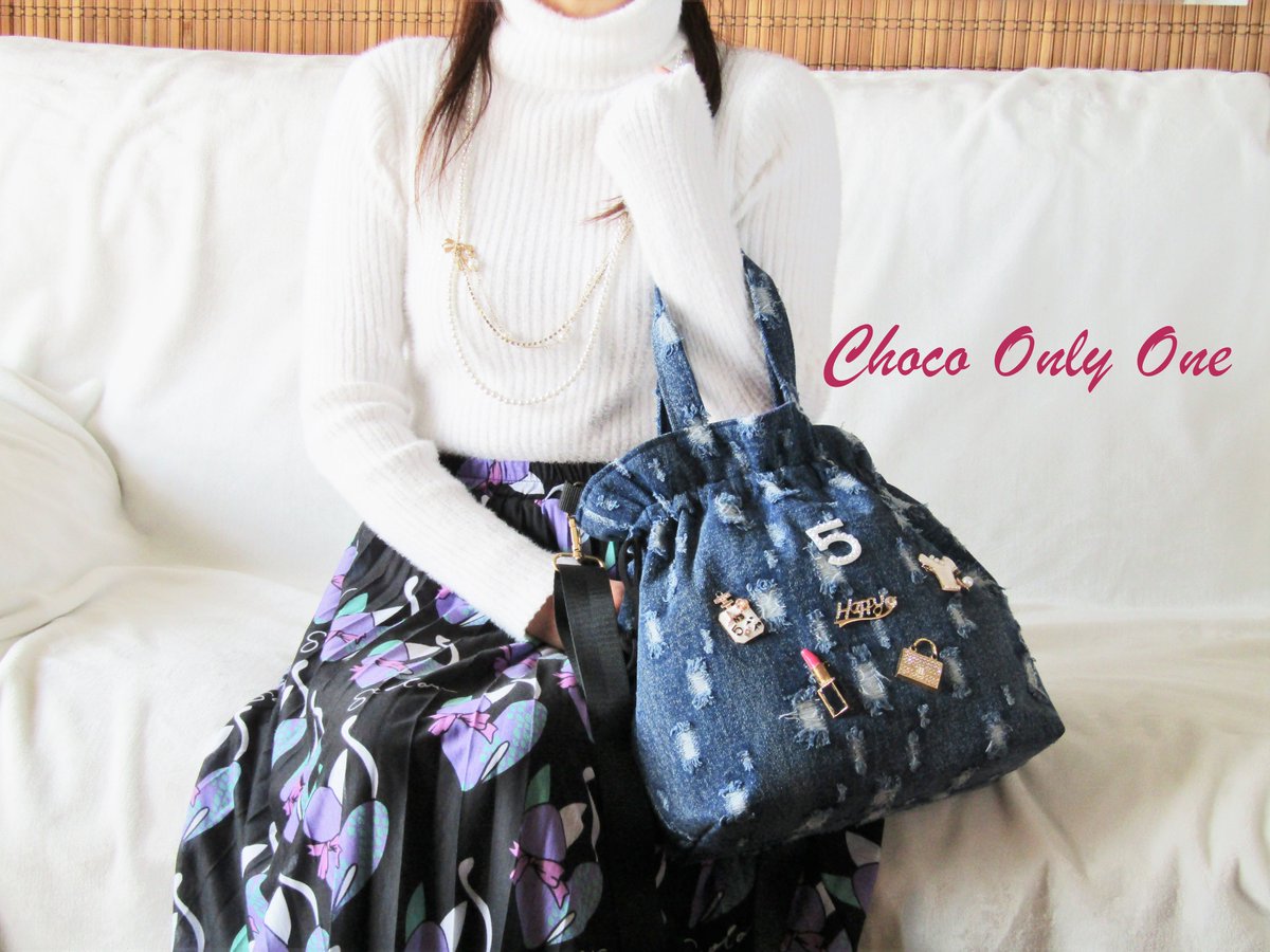 Choco_OnlyOne's tweet photo. こんにちは😊いつもいいね!RTありがとうございます♥只今新作巾着型ツーウェイバッグ👜をミンネにアップさせて頂きました😊個性��なデザインになっております😊ギャラリーもご覧下さいませ♥ https://t.co/Yvy5DPq3WD #Choco_Only_One #デニムバッグ #コスメ #ジュエリー #ツーウェイバッグ #大人可愛 https://t.co/DoDwA94UD7