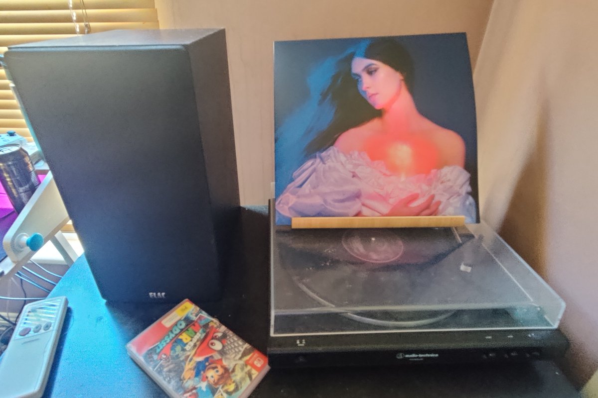 champIoo_'s tweet photo. god bless weyes blood 🙏 https://t.co/EJ559ykeEO