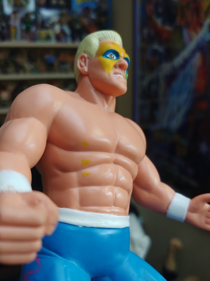 Positively_Eric's tweet photo. "From Stinker to #STINGER!"
I didn't want to touch the layered paint (boots, tights, face, hair, etc) because I'd definitely end up with a naked #Sting!
#WCW #SurferSting #OSFTM #ItsSting #FigLife #FigureFriday #FigBath #MagicEraser #OldSchool #TenDollarMercariDeal https://t.co/nVjZhKjfiT