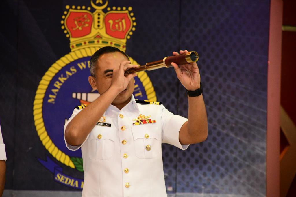 Mawilla_1's tweet photo. Majlis Serah Terima Tugas Pegawai Memerintah KD GANYANG, KD HANDALAN serta Pegawai Kanan SKPL 1 yang disempurnakan oleh YBhg Panglima Wilayah Laut 1.
@Mawilla_1
@tldm_rasmi
@reza_azeranil63 
@ARBA_My 
@MPA_Barat
@fmyeor
@myshaifulnizam https://t.co/mIPWH1qlto