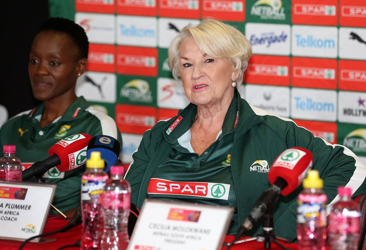 Netball_SA's tweet photo. 🗣️ 𝐒𝐏𝐀𝐑 𝐏𝐑𝐎𝐓𝐄𝐀𝐒 𝐒𝐐𝐔𝐀𝐃 𝐂𝐎𝐍𝐅𝐈𝐑𝐌𝐄𝐃

"We've assembled a very competitive team which will be great to watch as they take on the top three ranked nations in the world..." - Norma Plummer

👉 https://t.co/knqhy3oRE4

#QuadSeries | #SPARProteas | #WeAreAllIn https://t.co/KNypwIulGz