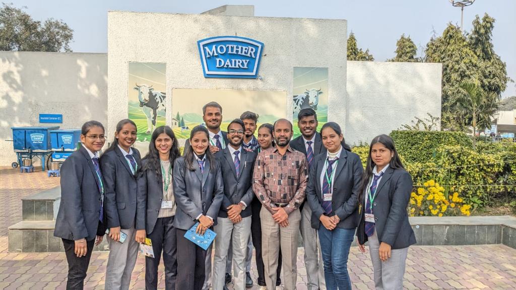 MangalmayT's tweet photo. An industrial visit to Mother Dairy, Delhi for MBA students was organized by Mangalmay Institute of Management &amp; Technology on the 3rd, 4th, and 5th of December 2023. #mimtworld #industrialvisit2022 #besteducation #learning #exposure https://t.co/3WHZ4Cxlfj