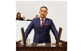 Ali Mahir Başarır Meclis'in yüz akıdır! Dokunulmazlık dosyasını getirdiniz çünkü mücadelesi sizi çılgına çeviriyor. İstediğiniz kadar uğraşın, gücünüz yetmez!
#YanındayızAliMahirBaşarır