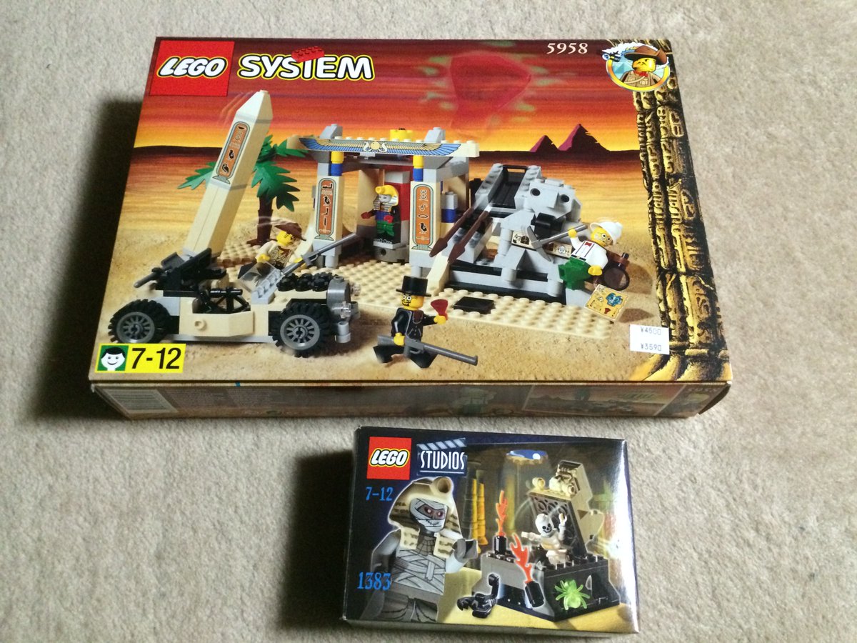 jun_lego2020's tweet photo. ■過去レゴ ２次ブーム時■
■5958
インディージョーンズ的冒険シリーズ。
オークションで中古を～だったので、
足りないパーツあり。
でも当時は見たことないパーツでのキットにわくわく！
特に自働車が好き。
箱も凝ってて見てても楽しい。

#LEGO5958
#LEGO
#レゴ   
#こばやしとレゴ
#積みLEGO https://t.co/2rYM45ZCND