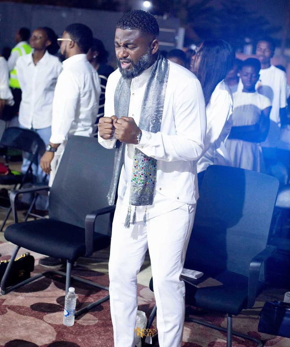 The_RealKalel's tweet photo. This is the year! Pray like never before. Stay focused on that which you want to achieve. Nothing is as important as knowing who you are and what you are to do. Identity + purpose.
HEALING WINGS LOADING! #westillmove https://t.co/NRx8DjS7CB