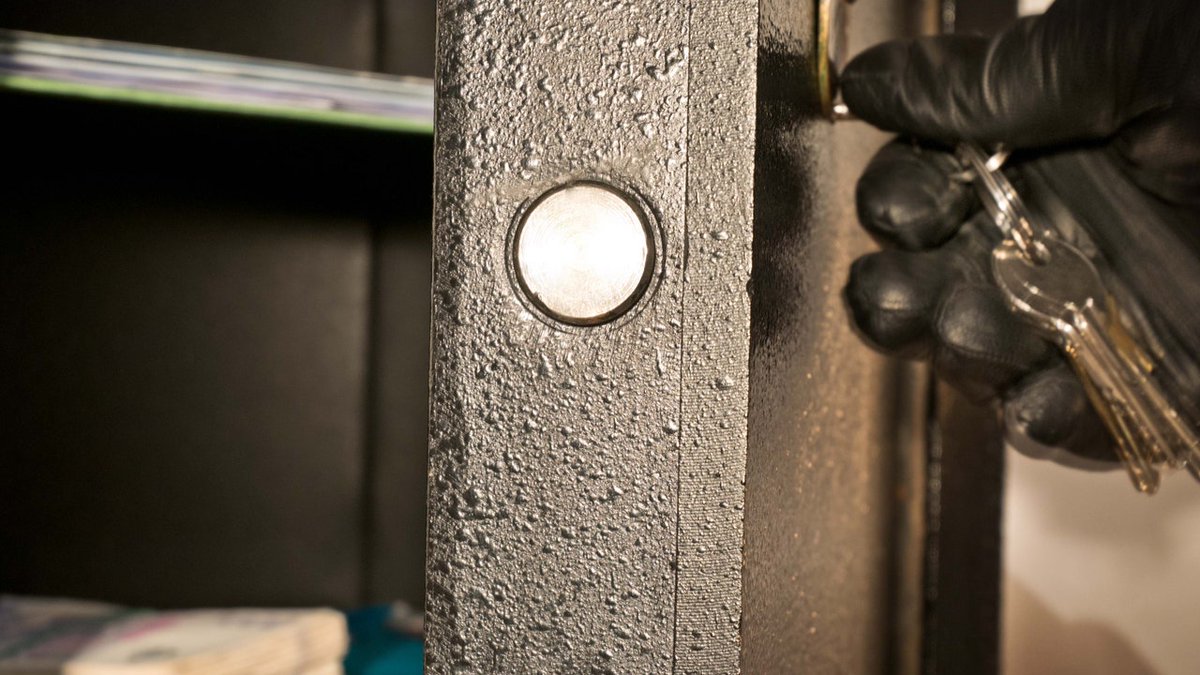 zazoomblog's tweet image. La Danimarca festeggia un anno intero senza rapine in banca - #Danimarca #festeggia #intero #senza zazoom.it/2023-01-06/la-…