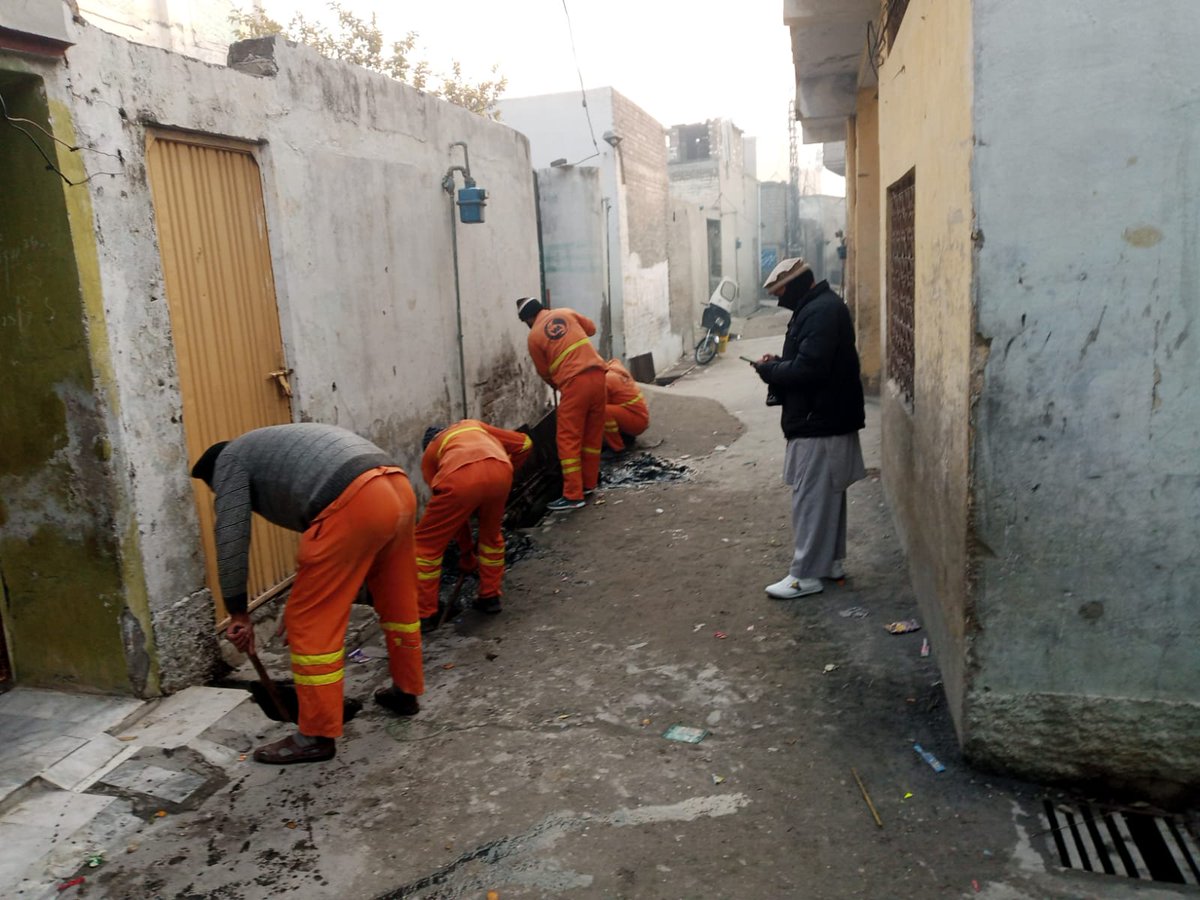 MardanWssc's tweet photo. مردان شہر کے مختلف علاقوں میں نالیوں کی صفائی کی جا رہی ہے۔
#LGDeliveringResults
@Wsscmardan1 @LGKPGovt @PTIKPOfficial @PTIOMardan @KPKUpdates @Mardan_DC @GovtofPakistan @GovtofKPK @Pakhtunkhwa360 https://t.co/QvY7Q14MyQ