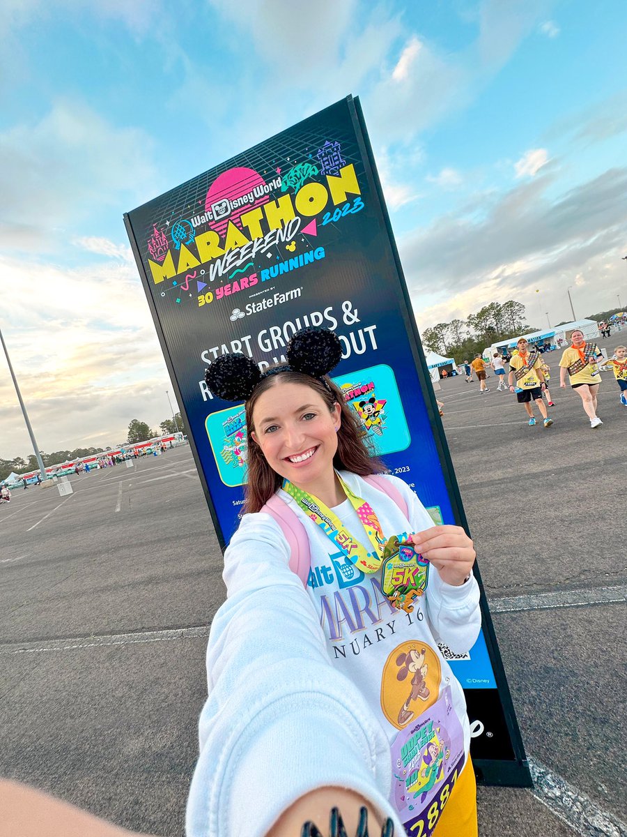 holly_caitlin's tweet image. 3.1 down, 45.5 to go! 🏃🏻‍♀️💗✨
#WDW5K #WDWMarathonWeekend