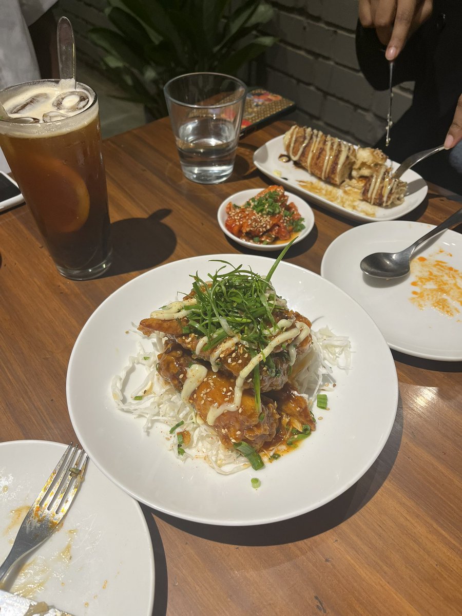 aarrr_jayy's tweet photo. Everyone go visit #Dofu in Indiranagar I had the best ramen and Korean fried chicken in a while all thanks to @maaskmf YOU ARE SUCH A GOOD CHEF🤌🏾 https://t.co/YJlOOIrbtT