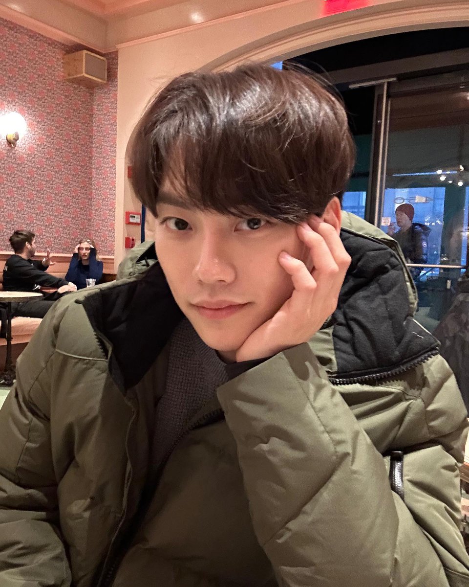 haeppyshe's tweet photo. 230106 jung hyungyu instagram update 
↳ 2023 👋

🔗 https://t.co/9vK1MCGw3c

#TransitLove2 #EXchange2 https://t.co/pt03hGF05Z