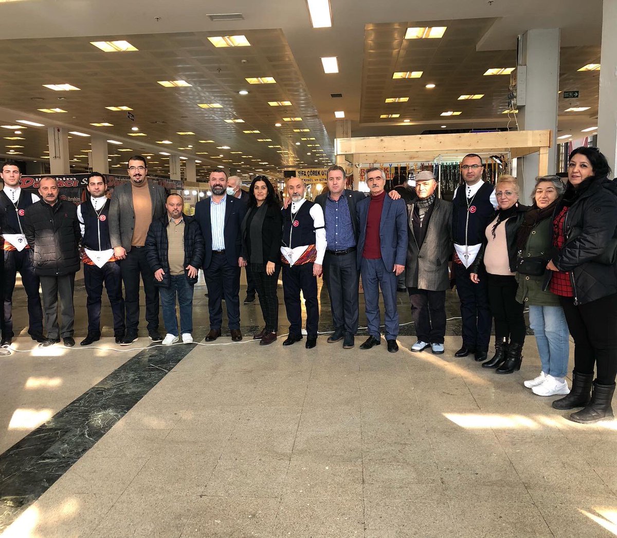 AnadoluGuc's tweet image. #ANAGÜÇ bileşeni olan #EDAF destekleri ile Altınpark Expo Fuar Alanı’nda düzenlenen 2. Erzurum Cağ Kebabı Festivali’ne katıldık. 8 Ocak akşamına kadar devam edecek olan etkinliğe katkı ve emek veren herkesi tebrik ediyor başarılar diliyoruz.
#CagKebabı #Festival