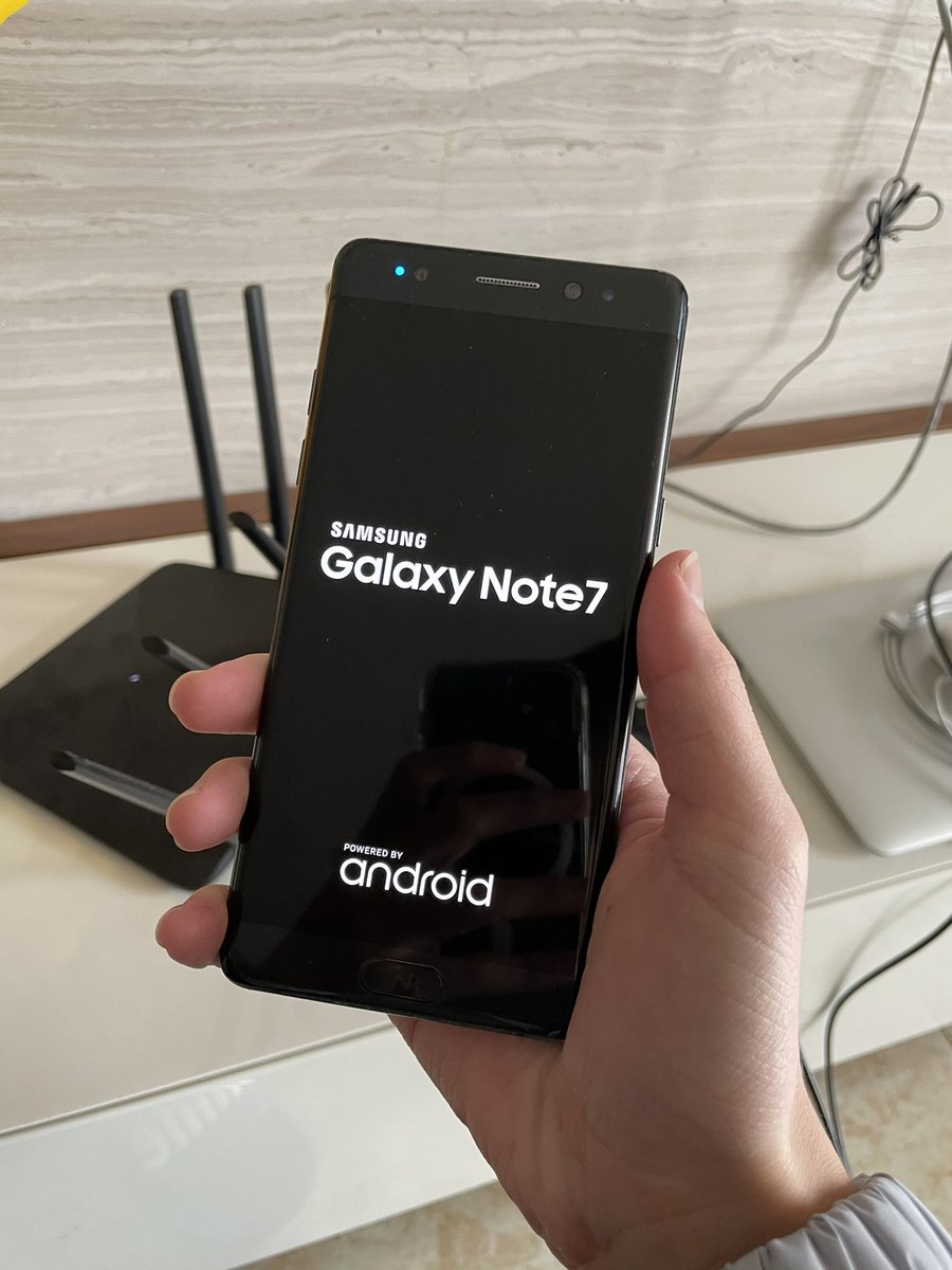 HeroBBK233's tweet photo. 新玩��- Samsung Galaxy Note 7 https://t.co/Up1WVbEVmN